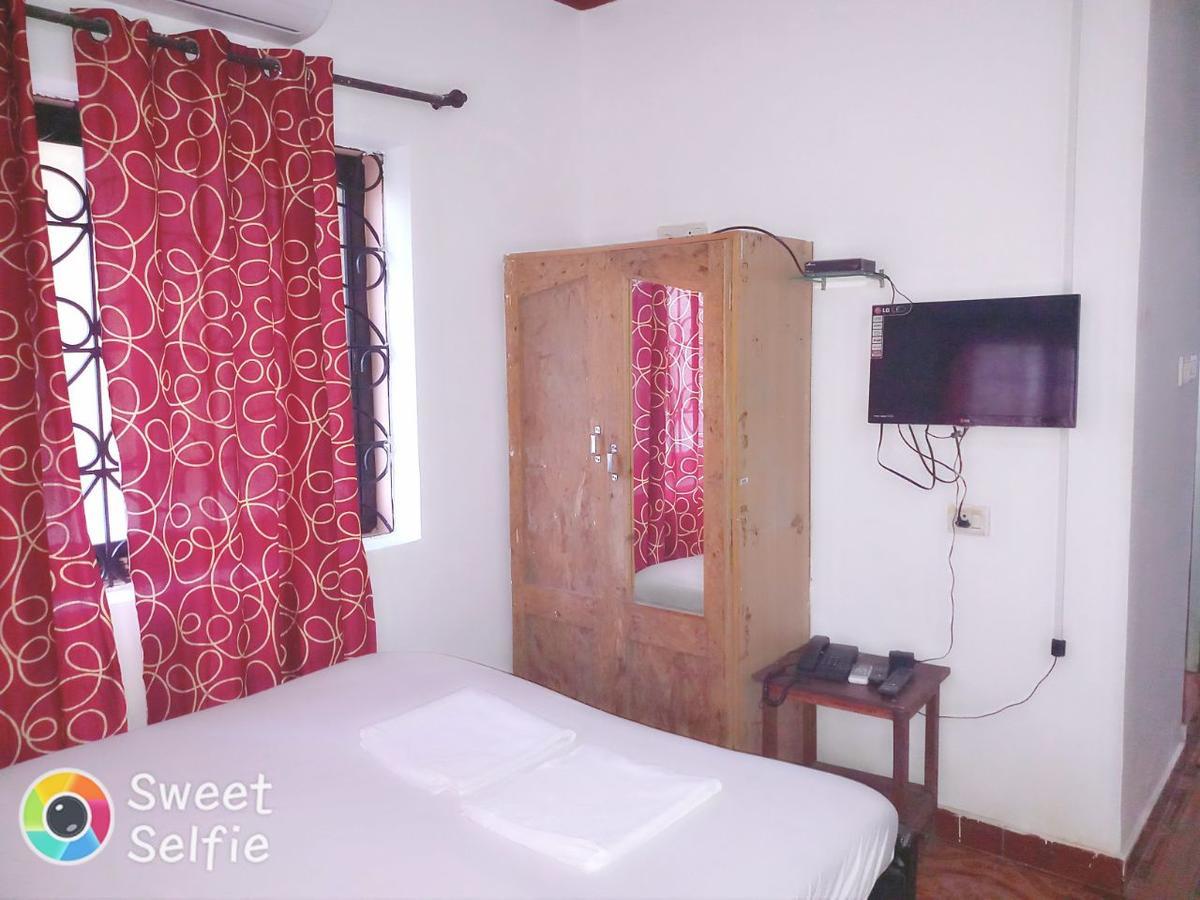 Budget Beach Stay In Tito'S Lane Baga Εξωτερικό φωτογραφία